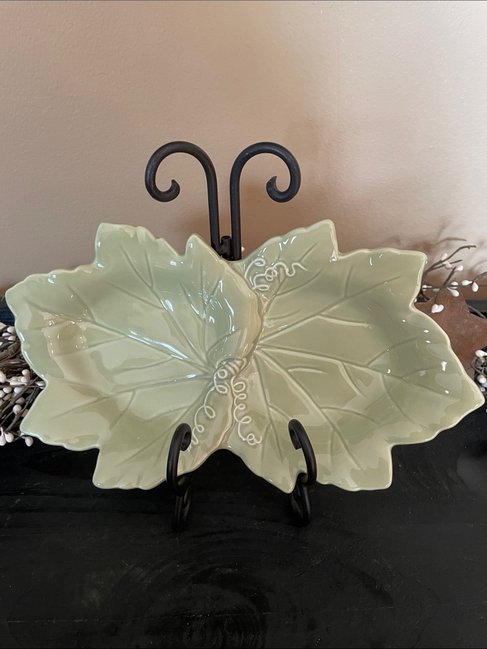 Like New!! Hallmark Green Leaf Ceramic Serving Plate - 6”x11”